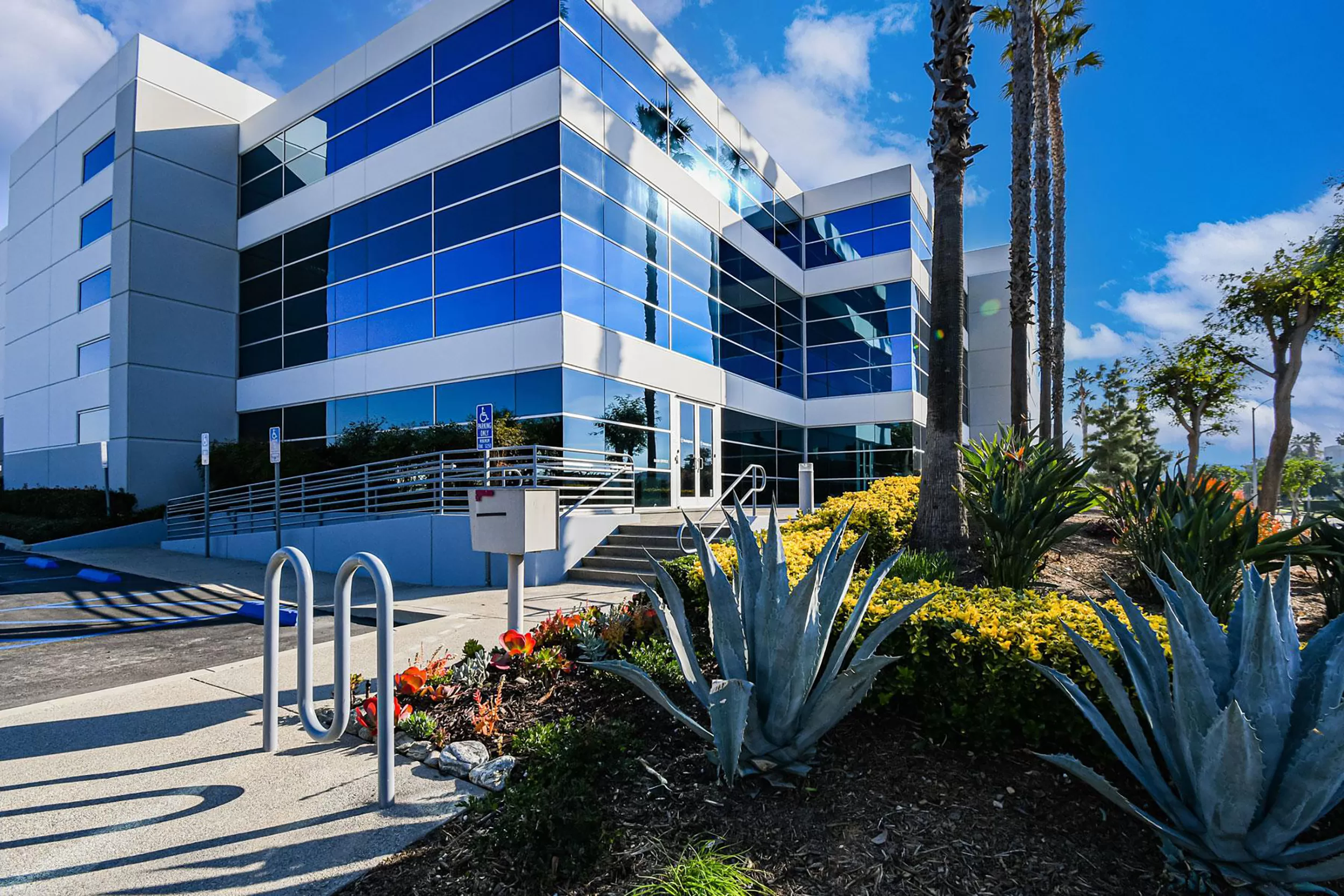 warehouse-commercial-building