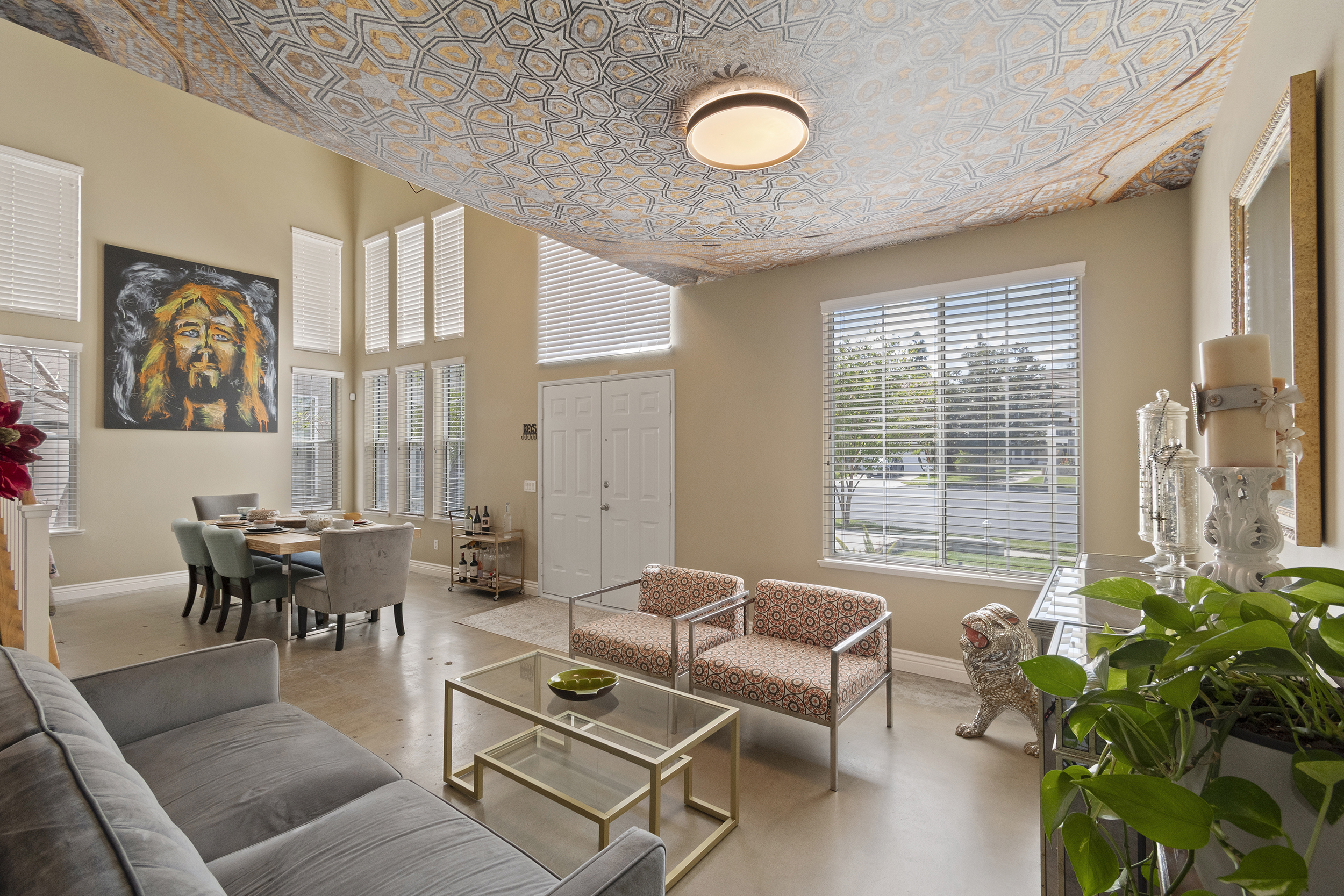 Riverside-county-real-estate-livingroom
